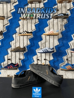 Hamburg full black 44 2/3